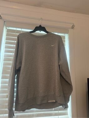 Nike Gray Pullover Sweatshirt
